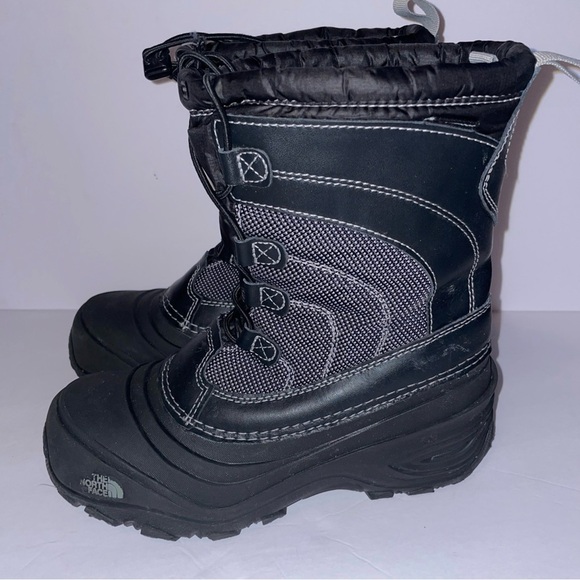 The North Face Black and Gray Winter Boots Youth Sz 4 Lined with Thermafelt - Picture 1 of 6